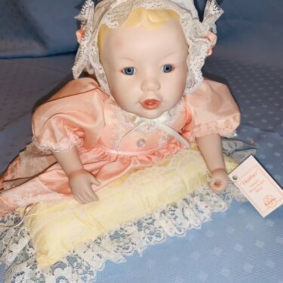 Yolandas Picture Perfect Babies for Edwin Knowles Babies Heather - NIB - Picture 1 of 7